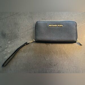 Michael Kors Saffiano Leather Continental Wallet - BLACK with gold hardware